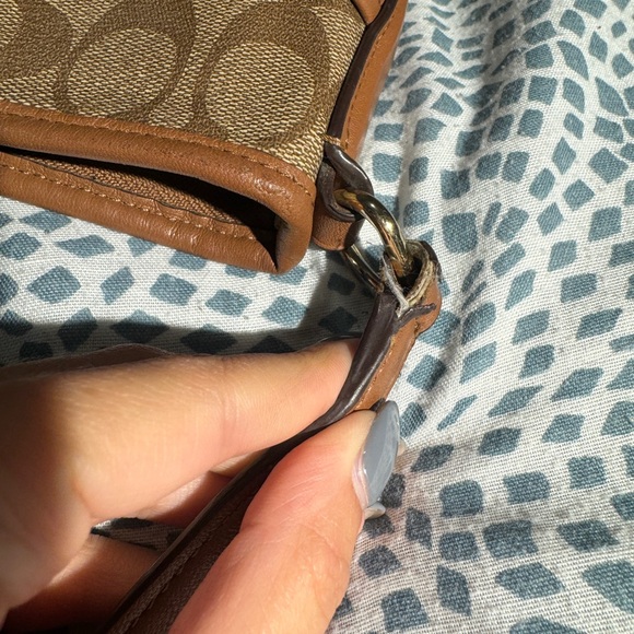 Coach Cross Body Bag Purse - Picture 10 of 11